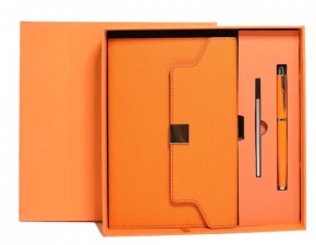 ბლოკნოტი კალმით A5, ცალხაზიანი, 96ფ. ნარინჯისფერი, სასაჩუქრე შეფუთვაში